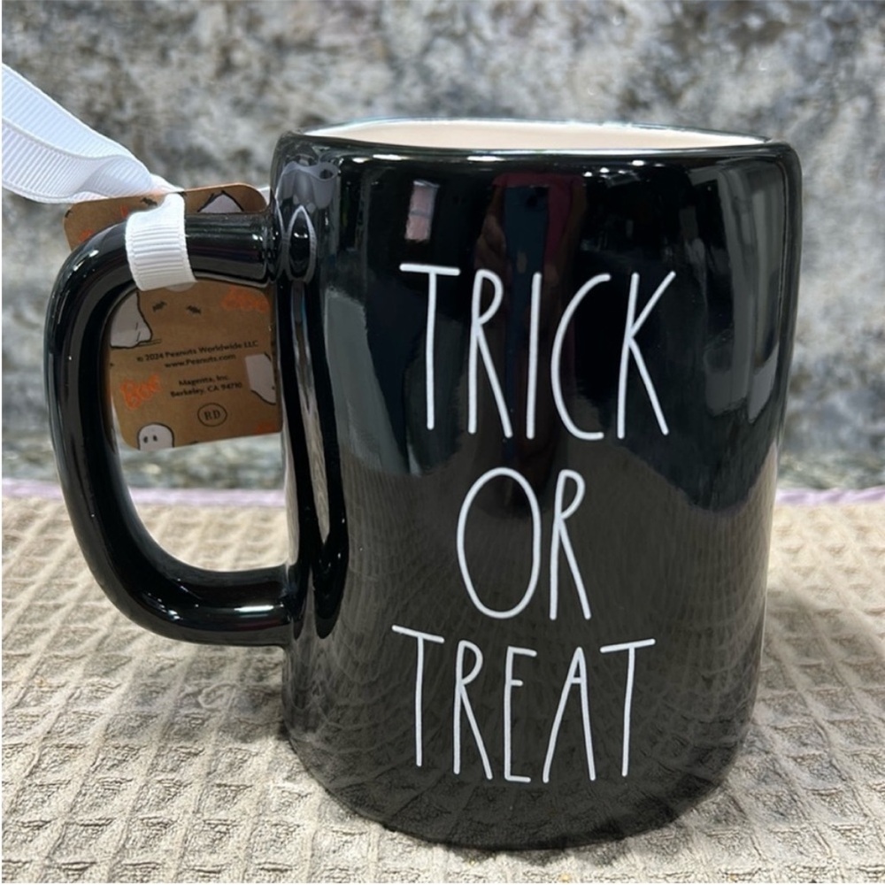 NWT Rae Dunn x Peanuts “Trick Or Treat” Snoopy Halloween Mug 16 oz